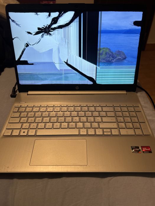 HP 15s-eq2100np – Ryzen 7, 16GB RAM, 512GB SSD