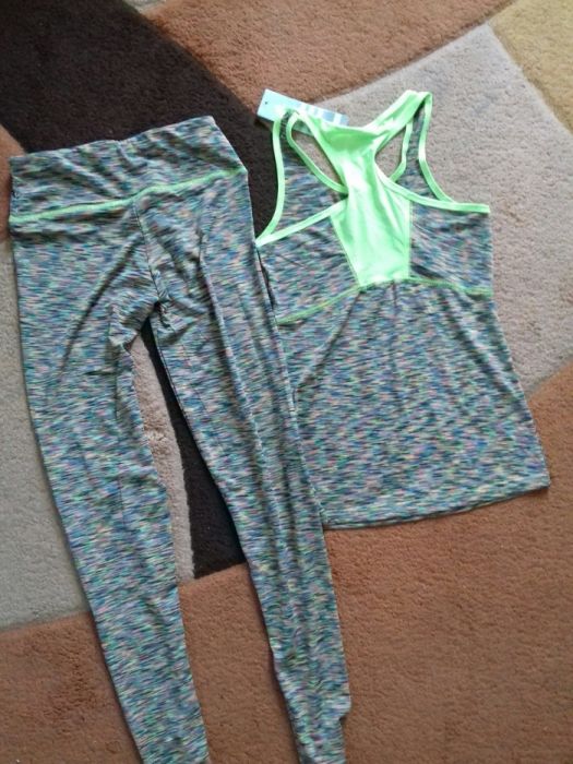 Продам спорт костюм.Одяг для залу