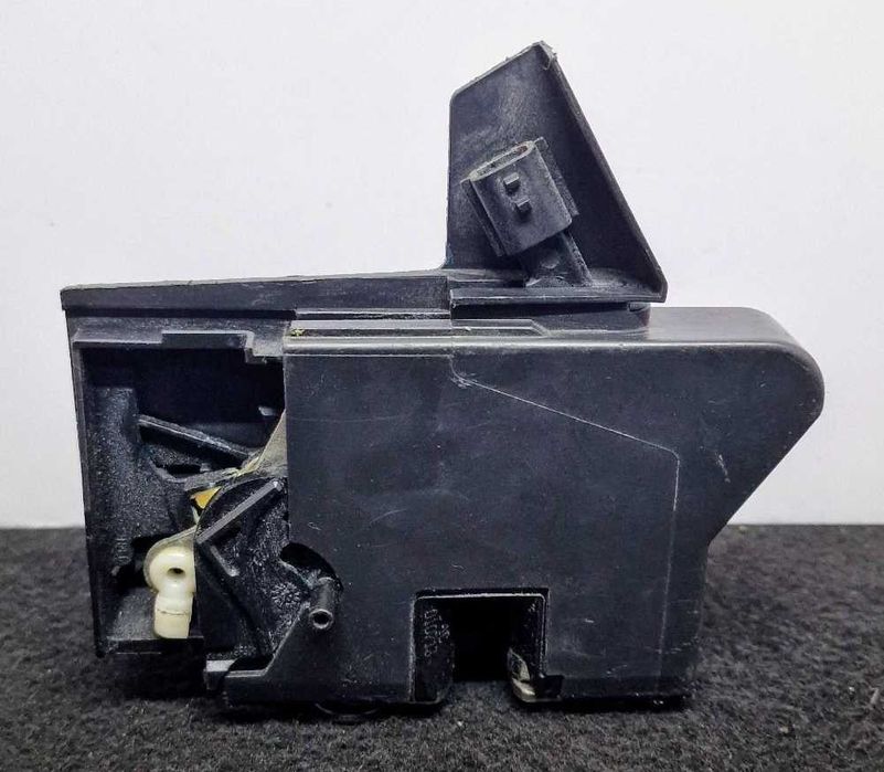 Fechadura / Fecho Porta Trás Direito 825022281RC - DACIA SANDERO II