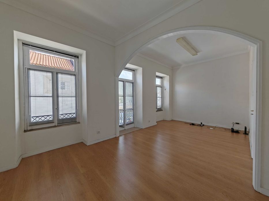 Partilha Escritório - Centro de Viana - 50m2