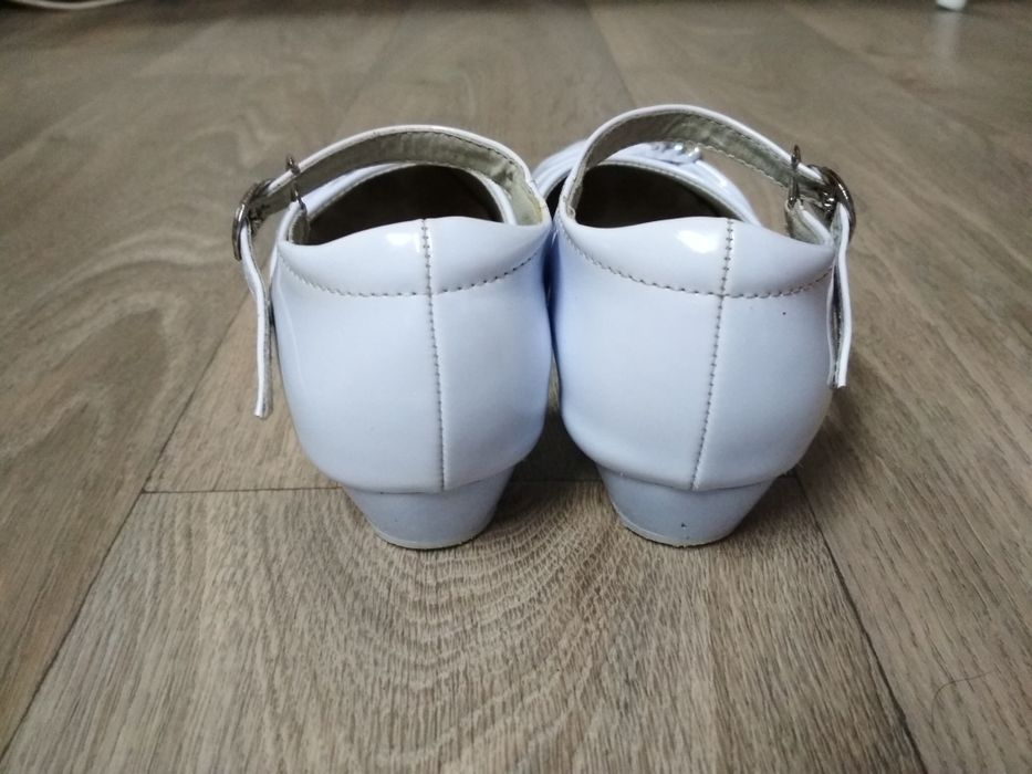 Buciki komunijne dla dziewczynki