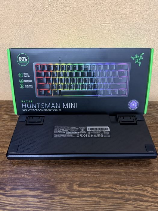 Razer Huntsman mini ( Switches purple )
