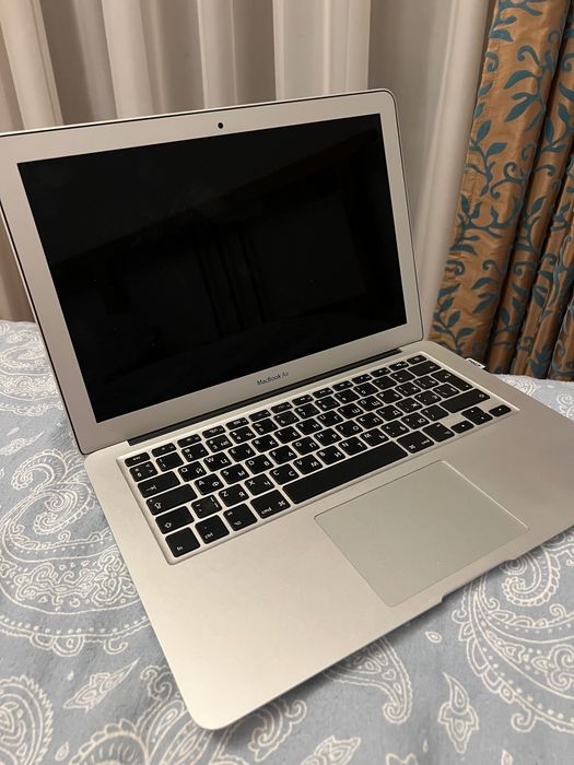 MacBook Air (13-inch, 2017)