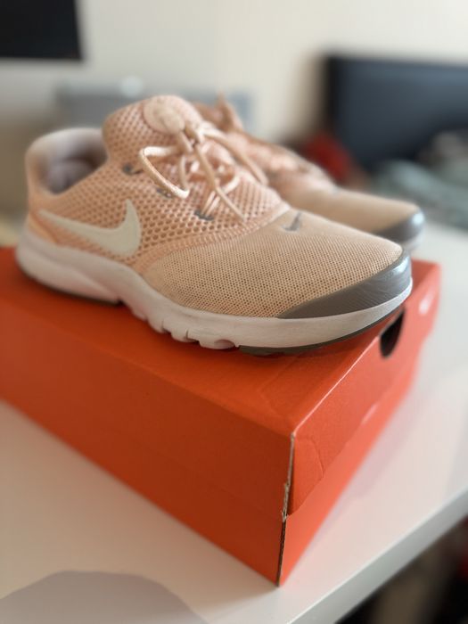 Nike-  buty sportowe na lato. EUR33,5 21cm. Stan bardzo dobry.