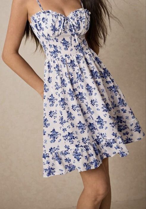 Vestido curto branco com flores zuis tamanho M