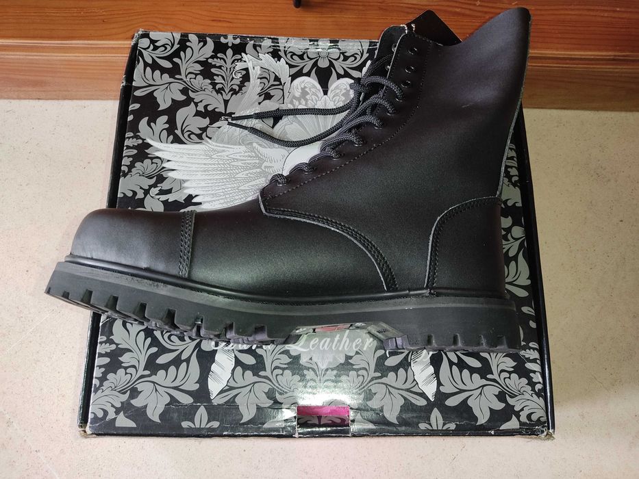 Botas "Hard Leather Stuff"- tipo militar a estrear