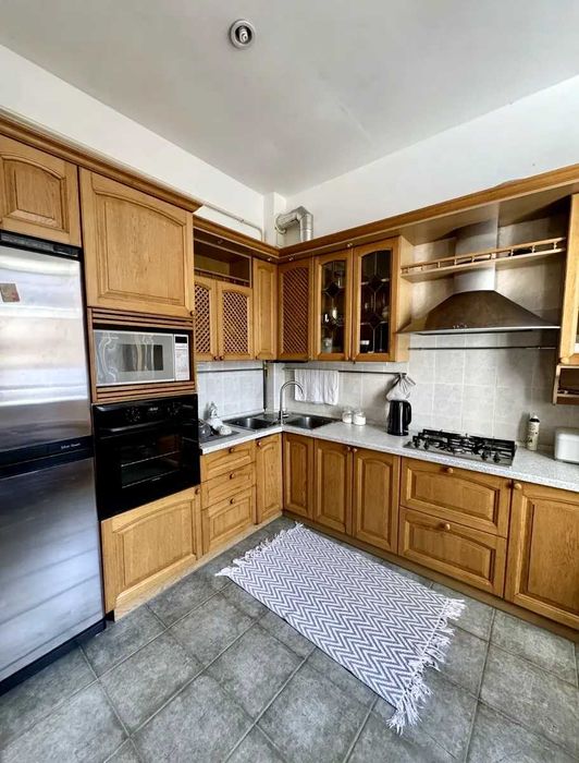 Здається в оренду 2-кімнатна квартира в центрі Києва