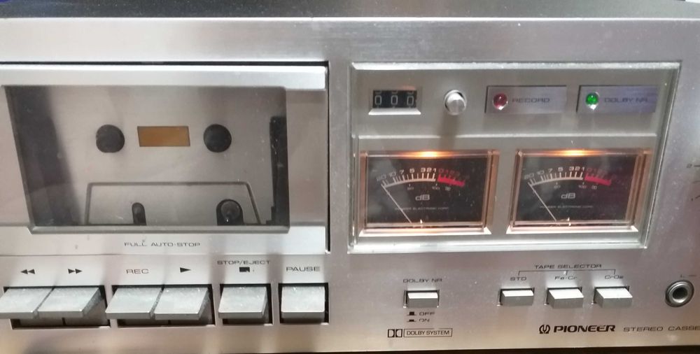 Pioneer CT-506 кассетная дека. В отличном рабочем состоянии.