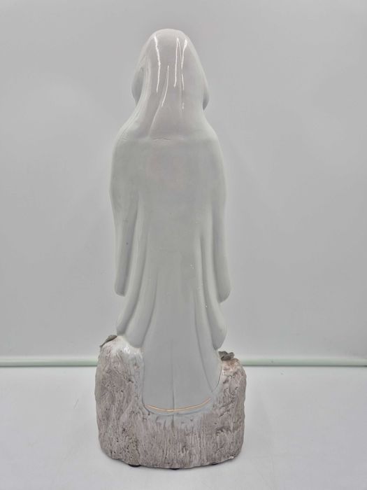 Figura Matki Boskiej z porcelany Francja