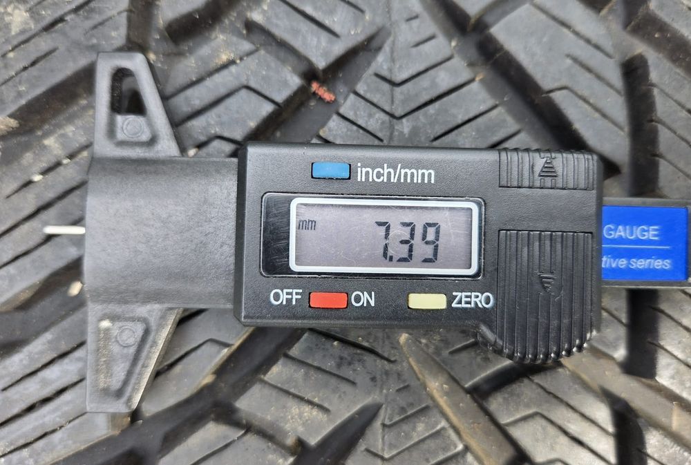 Felgi Oryginał Honda HR-V 6,5Jx17 ET40 5x114,3 opony zima 225/65R17