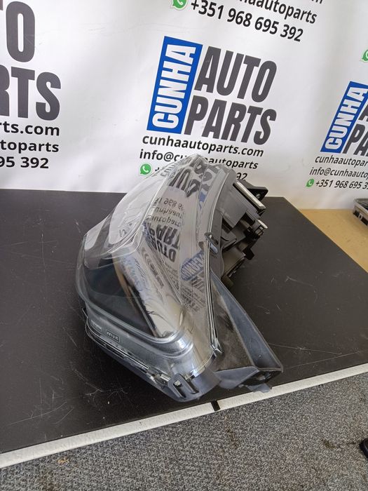 Farol Peugeot Box 2017