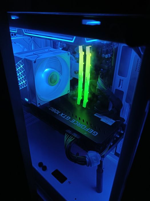 Пк ігровий  дивіться опис