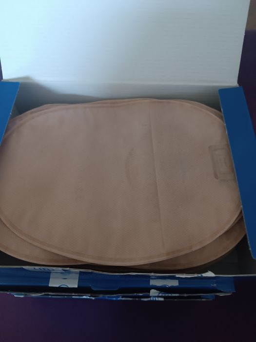 Worki stomijne Convatec Esteem plastyczne 20-30 mm REF 413509- 1 opk