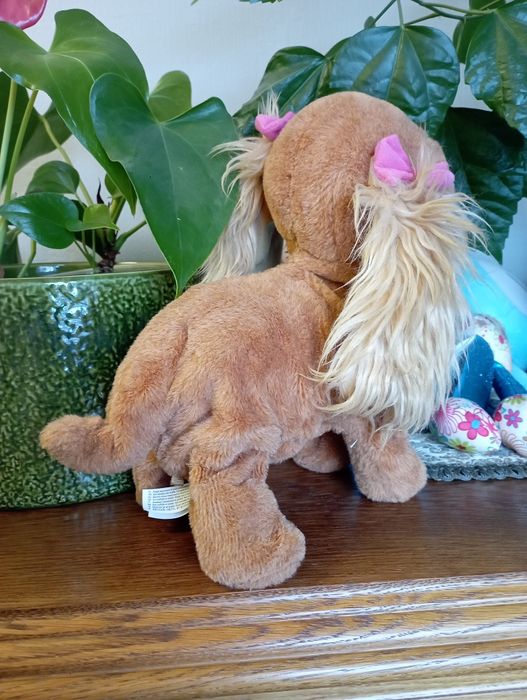 Interaktywny piesek Lucy