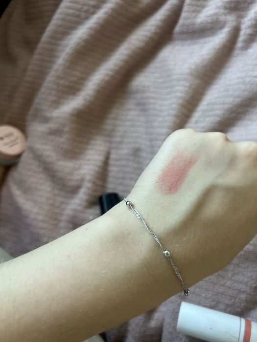 Roz do policzkow w sztyfcie Morphe kolor rosy wishes