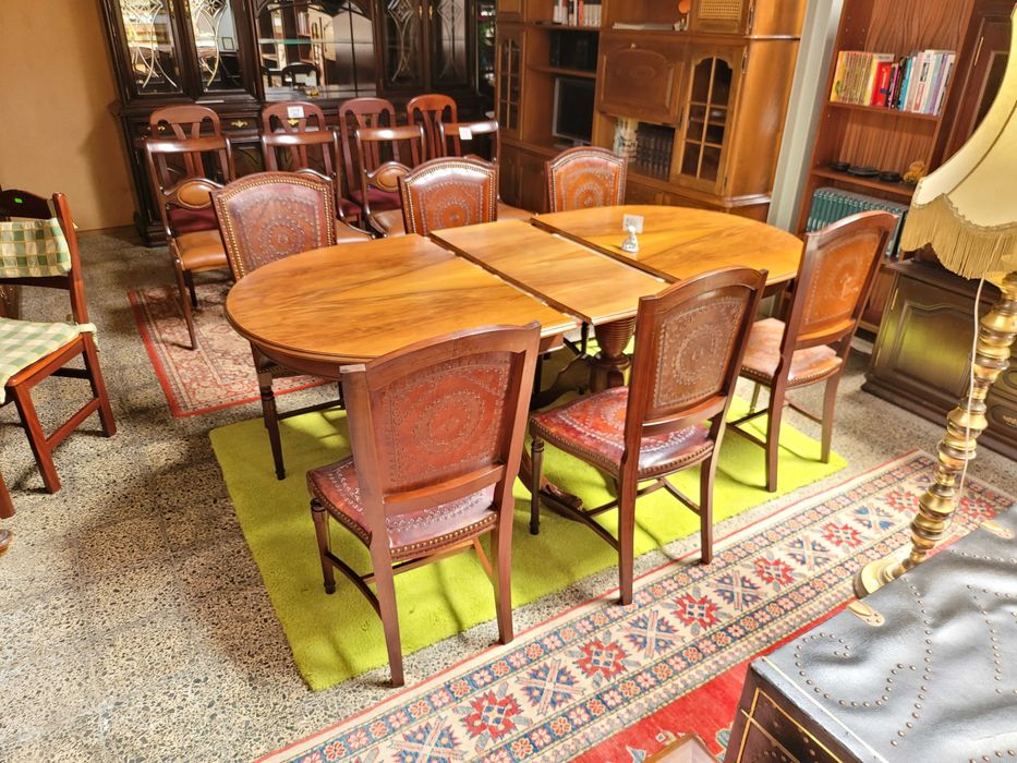 Mesa de sala em madeira com dois pés de galo - extensível