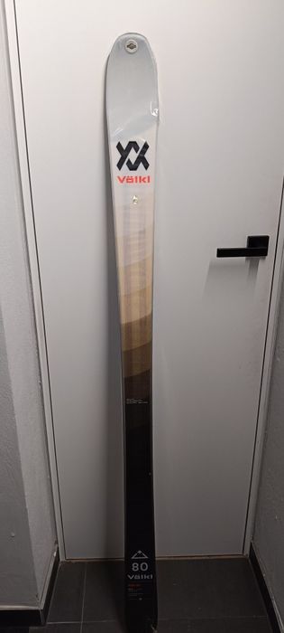 Narty skiturowe volkl rise 163cm zestaw z wiązaniem i foką skitury