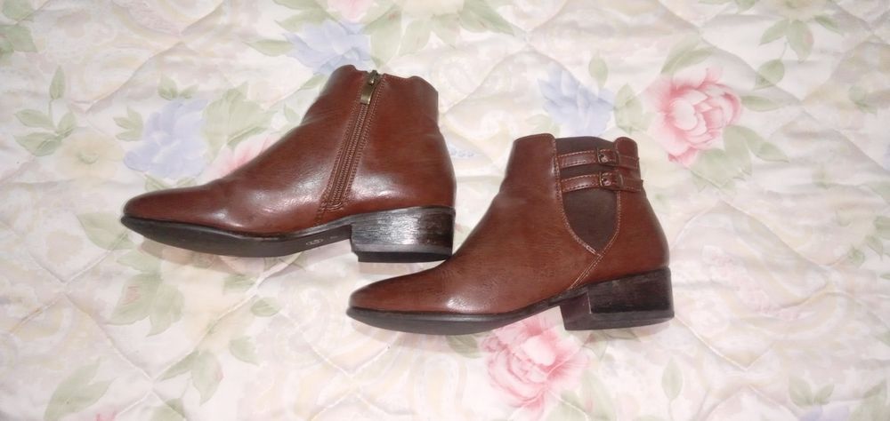 Botins de senhora 37