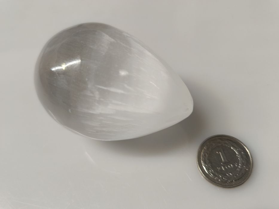 Naturalny kamień Selenit Alabaster polerowane jajka