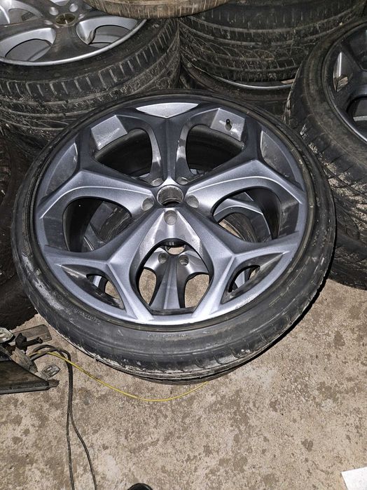 Jantes 22" furação 5x108 com pneus novos 265/35R22