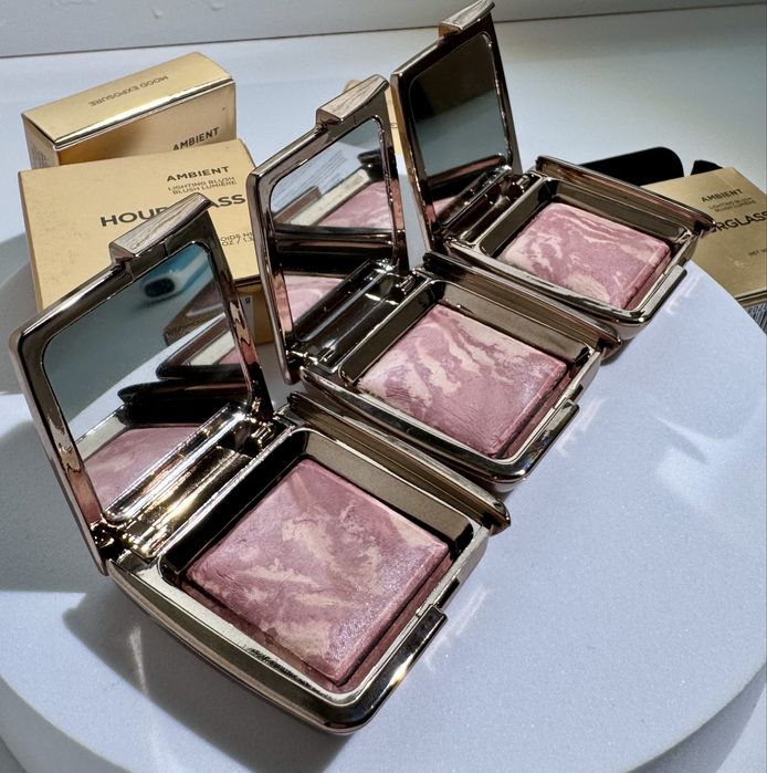 Румяна Hourglass Ambient Lighting Blush