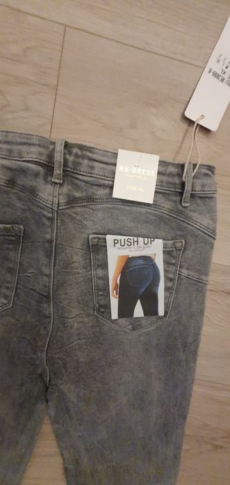 Szare rurki jeansy 42 xl