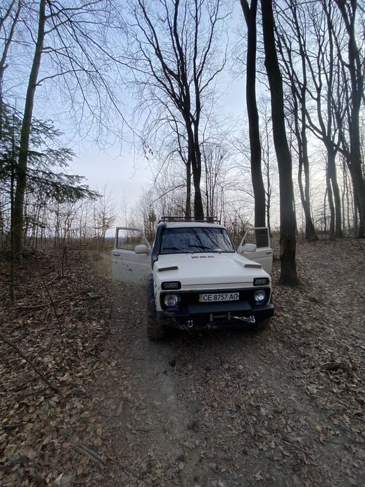 Нива кросовер 2121  1990р