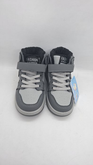 Весняні хайтопи на хлопчика р26-31 на флісі ботинки кросівки високі де