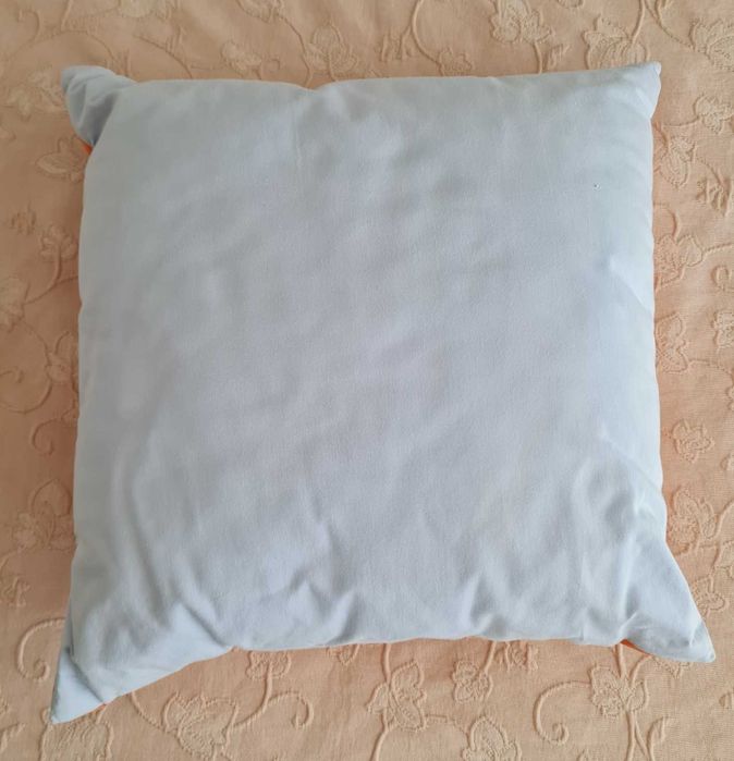 Almofada 40 x 40 cm, azul e laranja