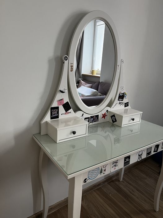 Klasyczna toaletka ikea