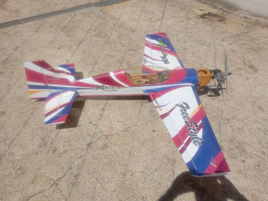 Avião RC Fiton Extra 330