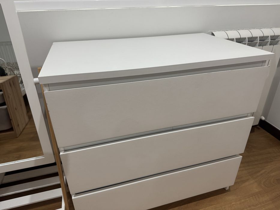 Comoda branca 3 gavetas