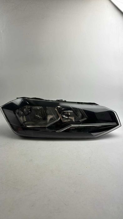 Lampa prawa VW Polo VI 6 przednia przód OE