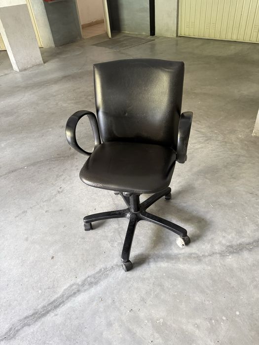 Cadeira de escritório em pele