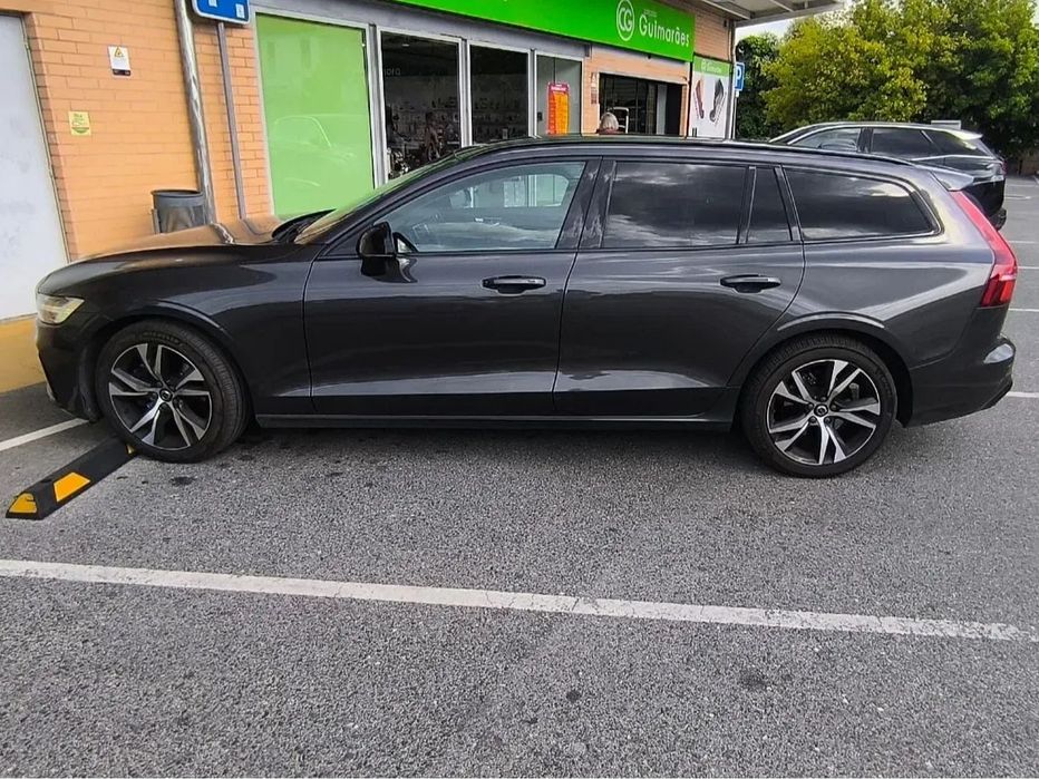 Volvo V60 2.0 B4 Plus Dark Auto