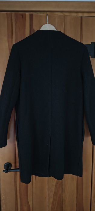 Wełniany płaszcz COS