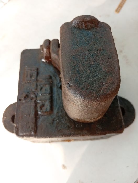 Замок гаражный накладной