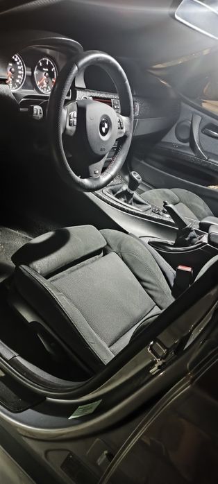 BMW 320d E90 Sedan Pack M 2008 foto 2