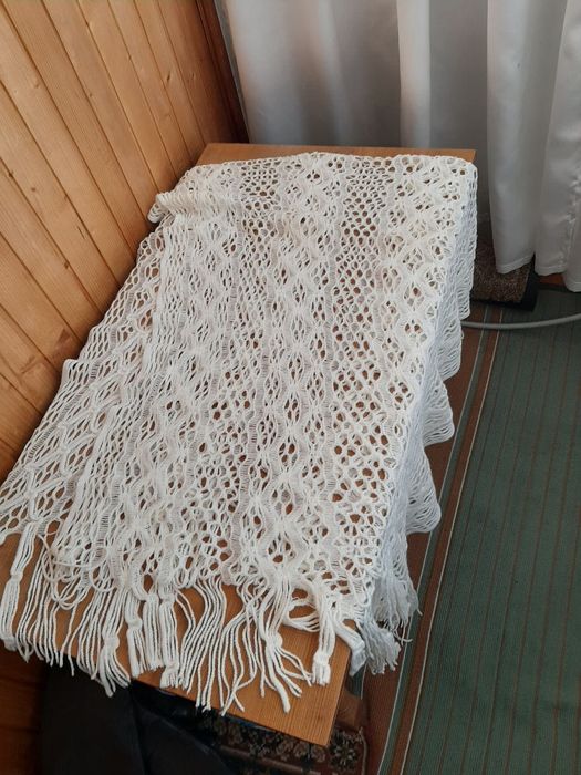 Елегантна шерстяна шаль