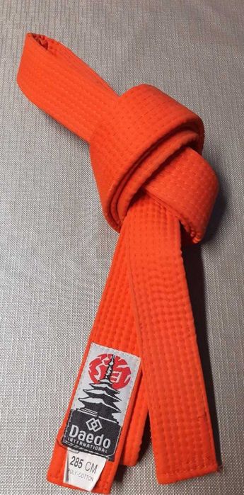 Cintos Karaté/Artes Marciais Amarelo/Laranja Marca Daedo