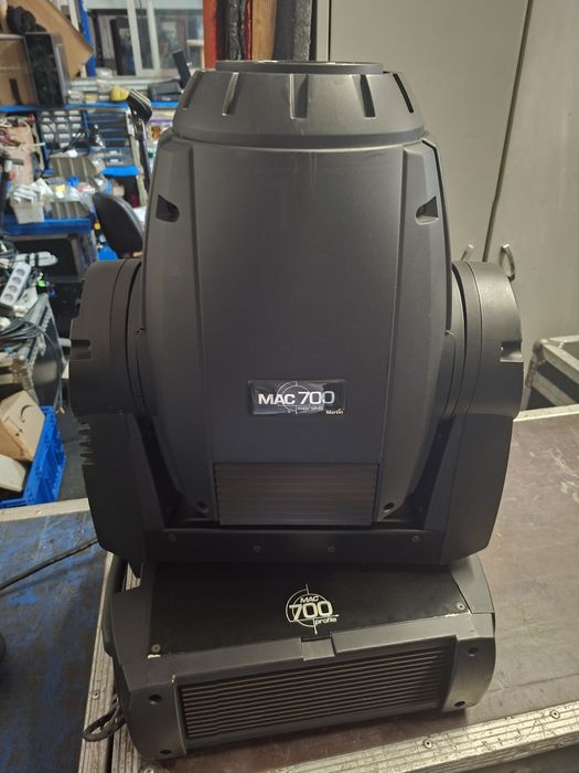 Moving Head Spot Martin MAC 700