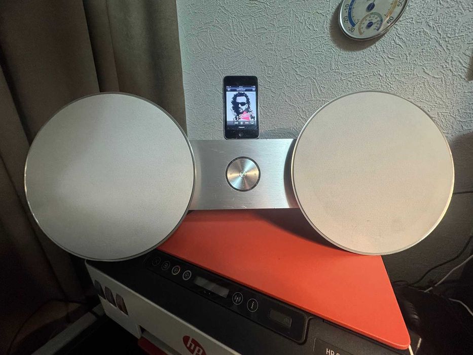 Преміальна акустична система BANG & OLUFSEN BeoSound 8 (чорна).