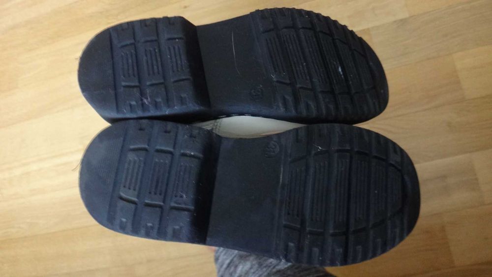 Buty botki białe dziewczęce rozmiar 31 stylizowane na Martens