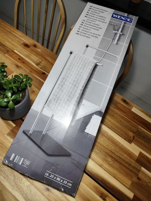 Suporte toalhas inos WC novo ler anuncio