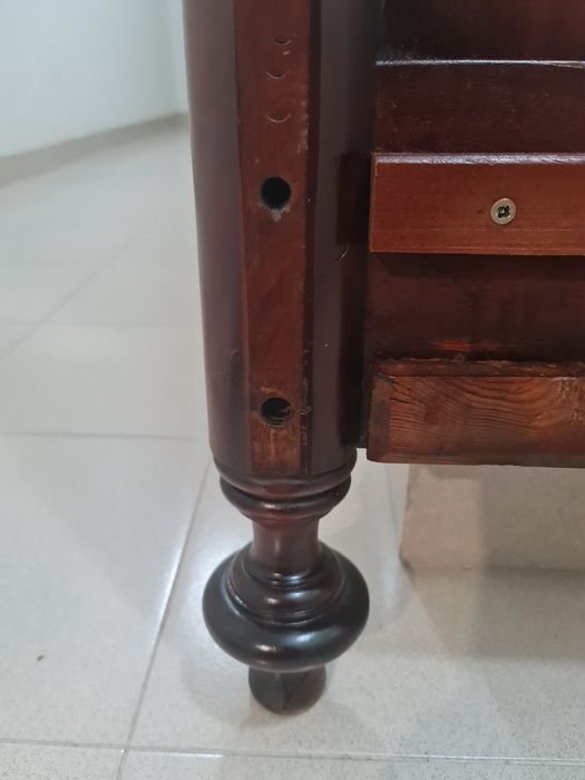 Bonita cama com mais de 100 anos