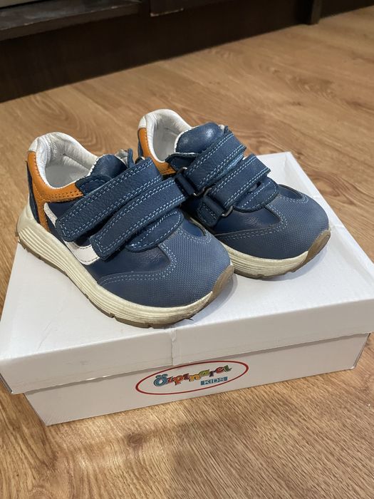 Дитячі черевики ( розмір 22)