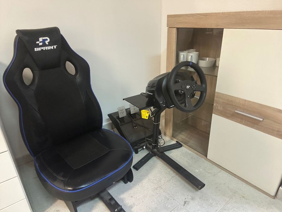 volante thrustmaster t300 + cadeira + jogo grand turismo 7