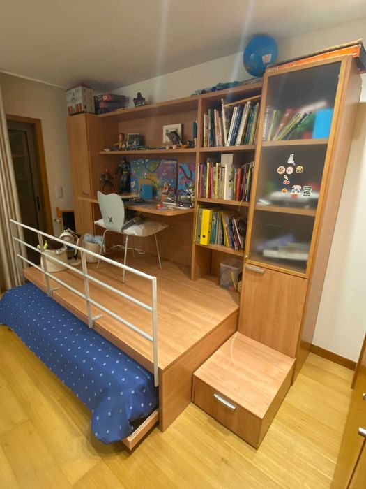 Quarto juvenil Combi (cama e secretária com arrumos)