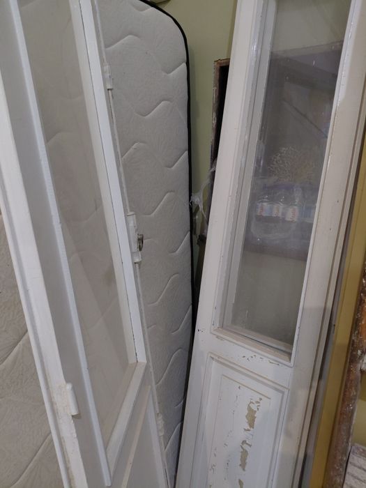 Portas antigas para varandas em  madeira