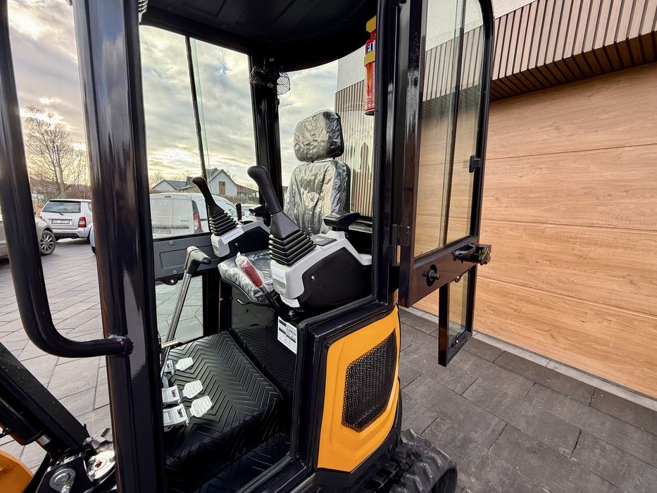 Minikoparka 1,8T NOWA, Diesel 25KM - Skrętne Ramię - 3 Łyżki - FV23!!!